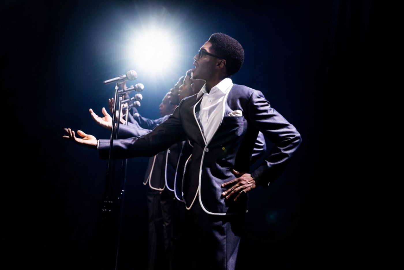 Review: AIN'T TOO PROUD at Paramount Theater  Image