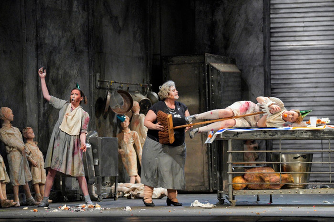 Photos: First Look at HANSEL AND GRETEL at Lyric Opera of Chicago  Image