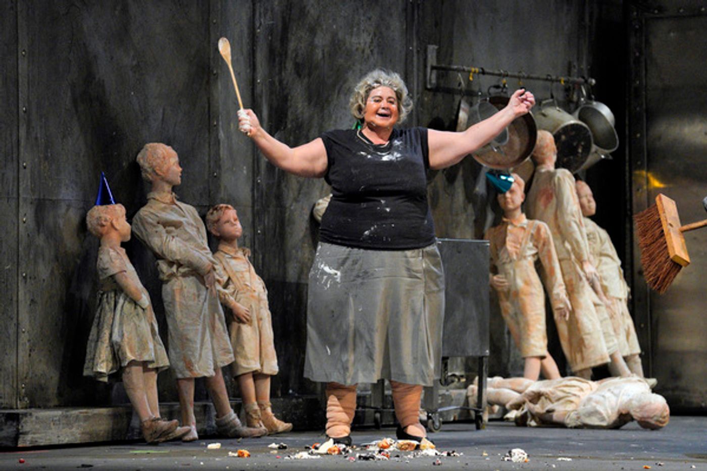 Photos: First Look at HANSEL AND GRETEL at Lyric Opera of Chicago  Image
