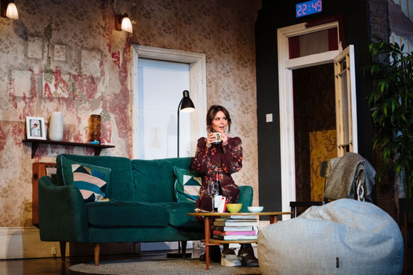 Photos: First Look at the New Cast of 2:22 A GHOST STORY  Image