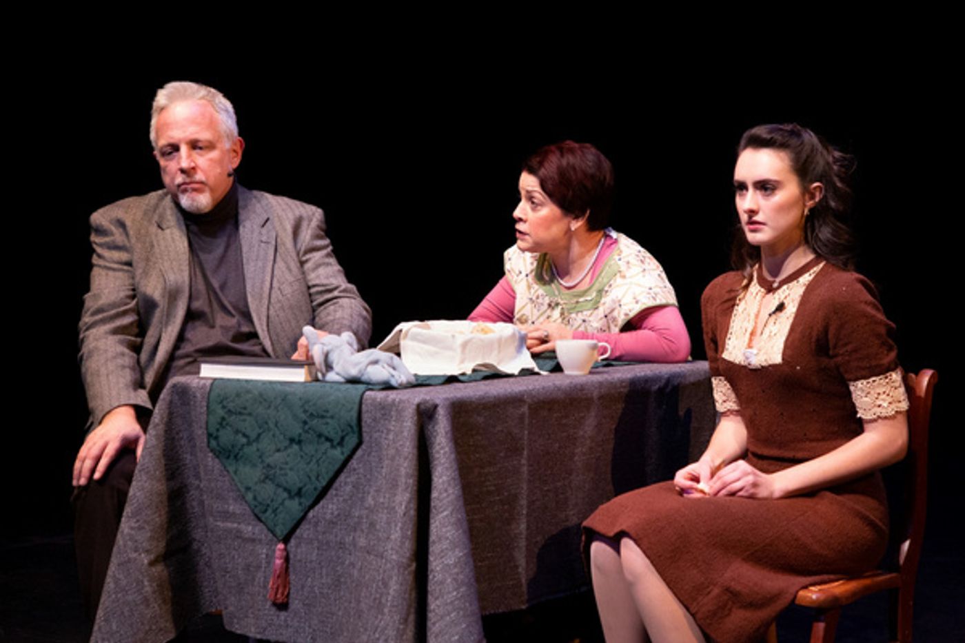 Photos: First Look at the World Premiere of HOW TO LIVE at LABA  Image