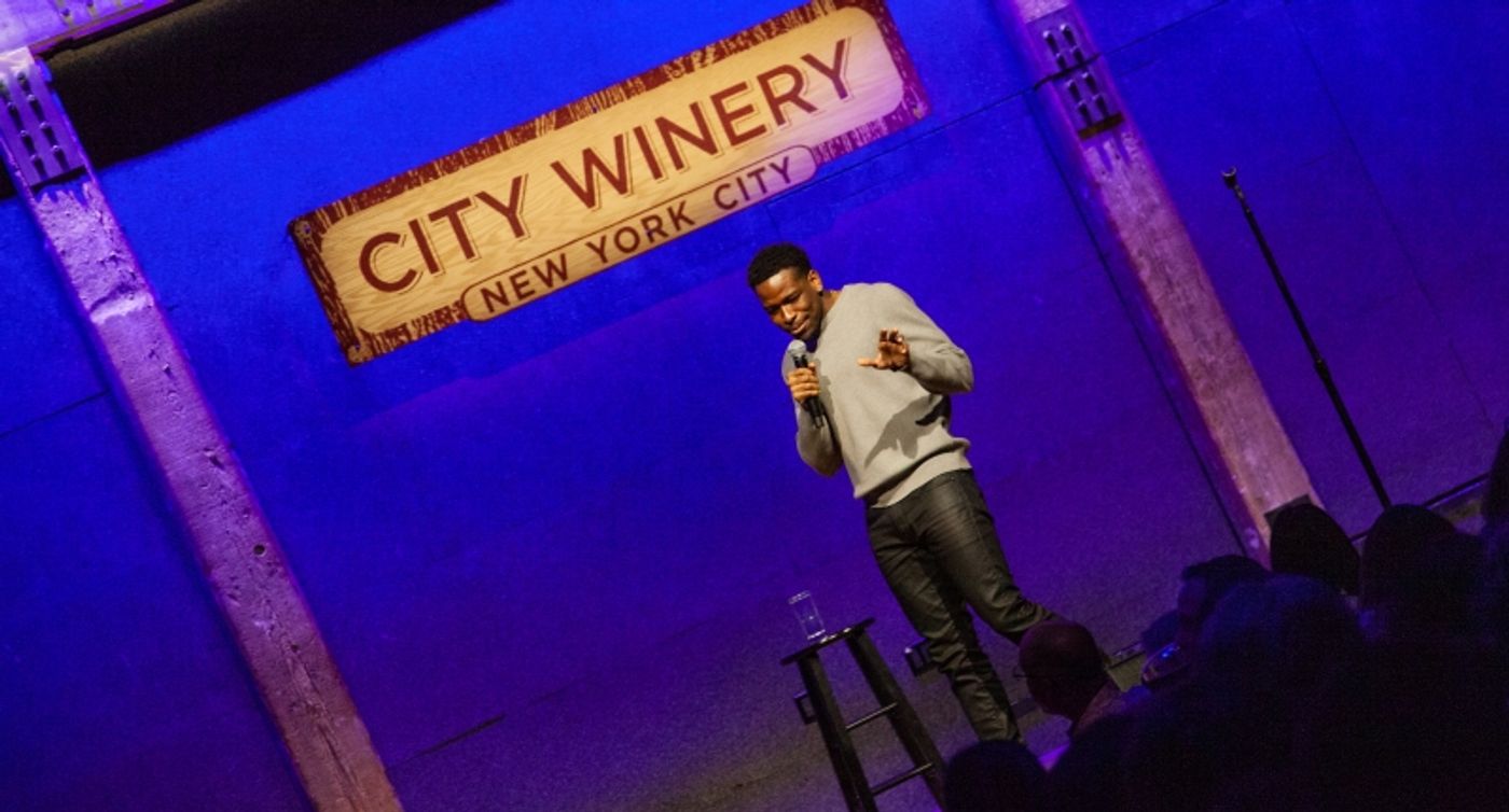 Review: Seth Meyers Is Comedy In A Bag Doing Comedy In A Winery In SETH MEYERS AT CITY WINERY  Image