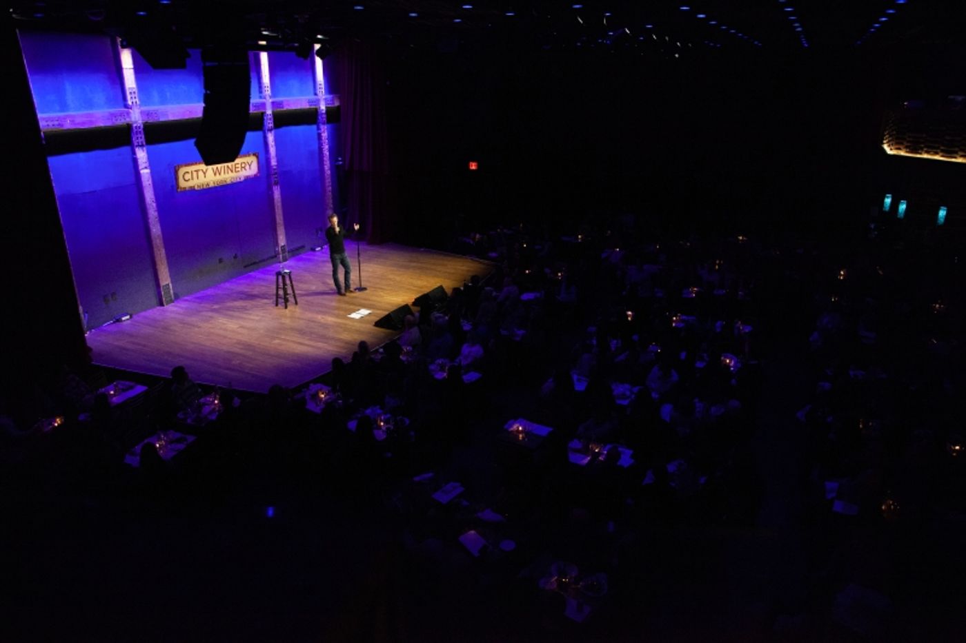 Review: Seth Meyers Is Comedy In A Bag Doing Comedy In A Winery In SETH MEYERS AT CITY WINERY  Image