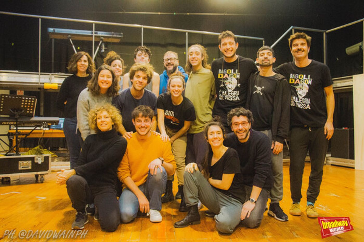 Photos: Nos colamos en los ensayos de L'ALEGRIA QUE PASSA  Image