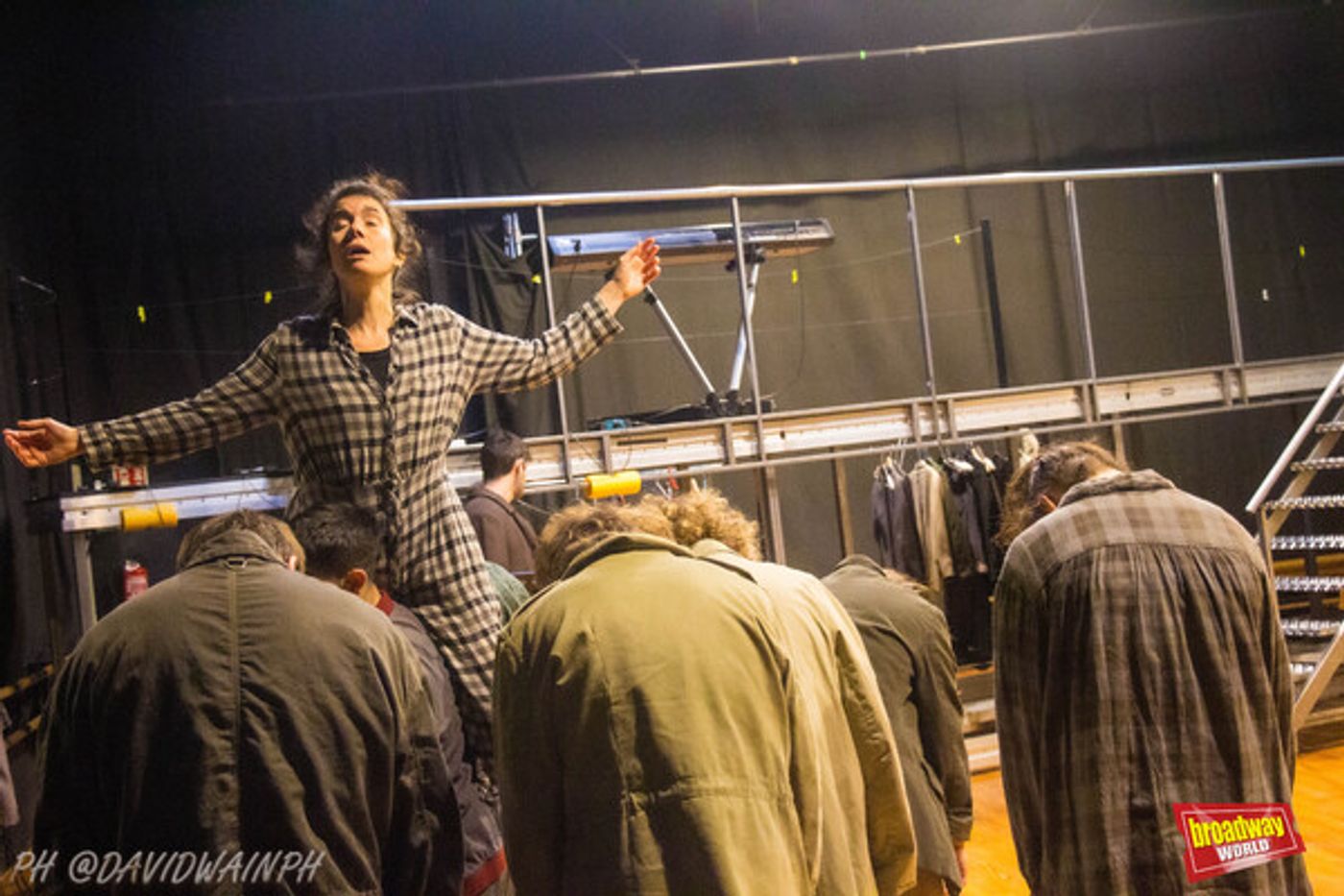 Photos: Nos colamos en los ensayos de L'ALEGRIA QUE PASSA  Image