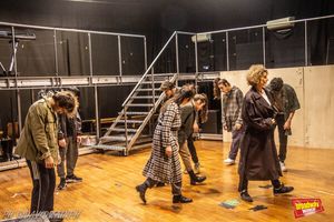 Àngels Gonyalons y el reparto de L'ALEGRIA QUE PASSA Photo