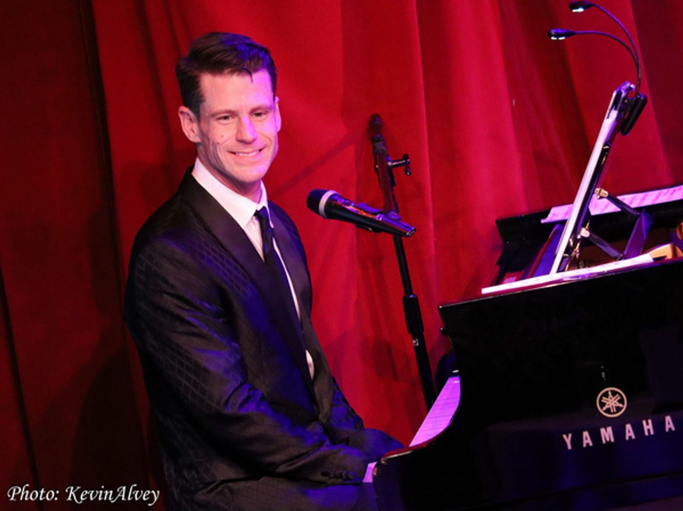 Photos: Luke Hawkins Returns to Birdland in a Singing, Tapping Extravaganza  Image