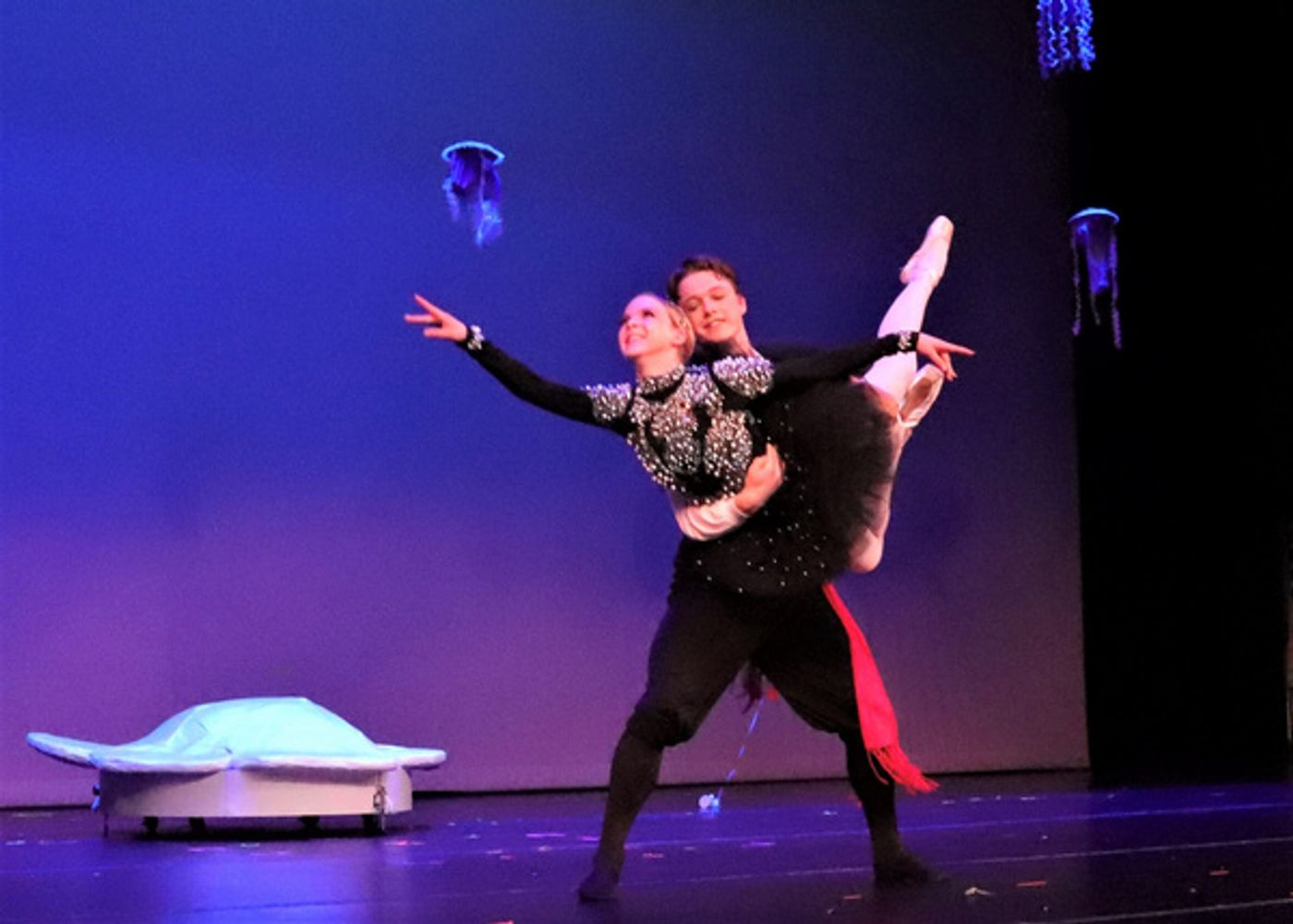 Photos: First Look at Redondo Ballet's SNOW QUEEN Photos: First Look at Redondo Ballet's SNOW QUEEN Image