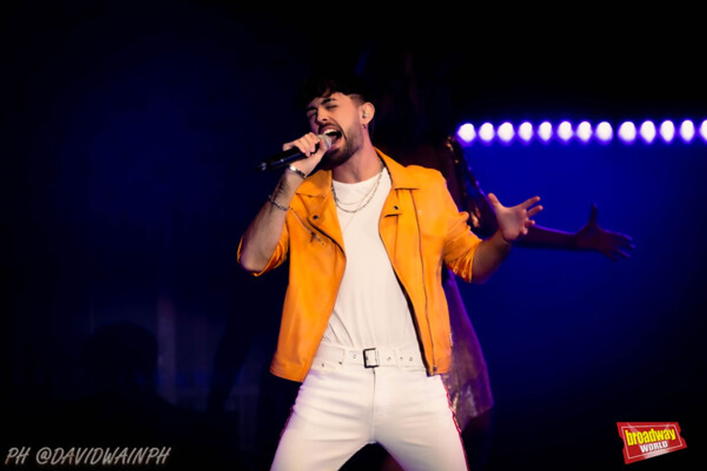 Photos: CRUZ DE NAVAJAS entra en su recta final en Barcelona Photos: CRUZ DE NAVAJAS entra en su recta final en Barcelona Image