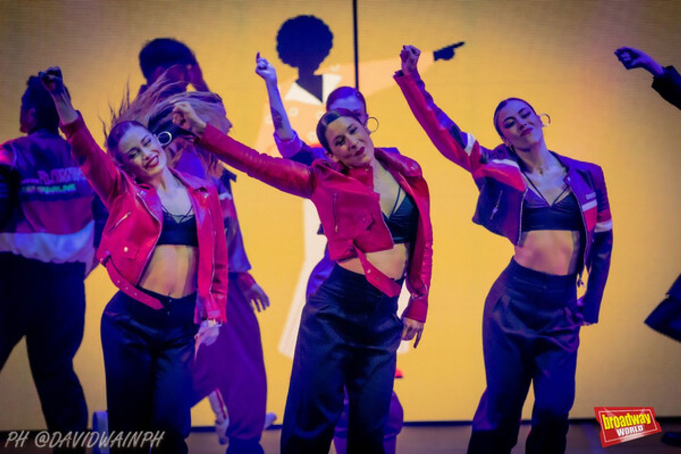 Photos: CRUZ DE NAVAJAS entra en su recta final en Barcelona Photos: CRUZ DE NAVAJAS entra en su recta final en Barcelona Image