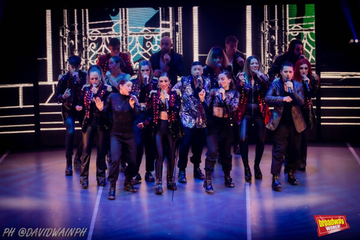 Photos: CRUZ DE NAVAJAS entra en su recta final en Barcelona Photos: CRUZ DE NAVAJAS entra en su recta final en Barcelona Image