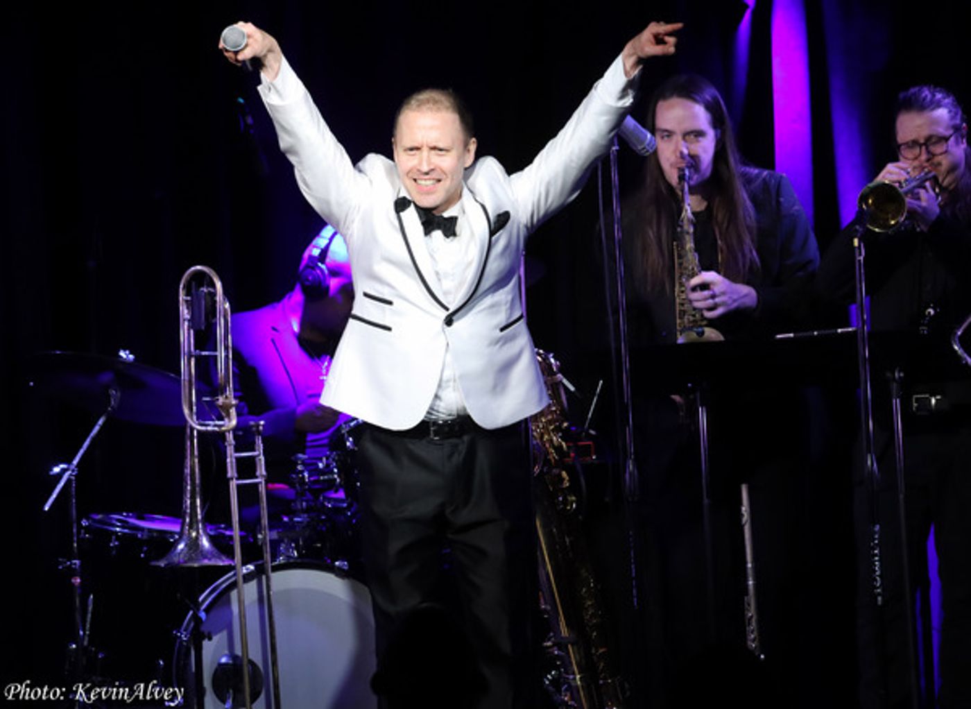 Photos: Jonathan Arons 'In The Horn Show' Triad Theater Photos: Jonathan Arons 'In The Horn Show' Triad Theater Image