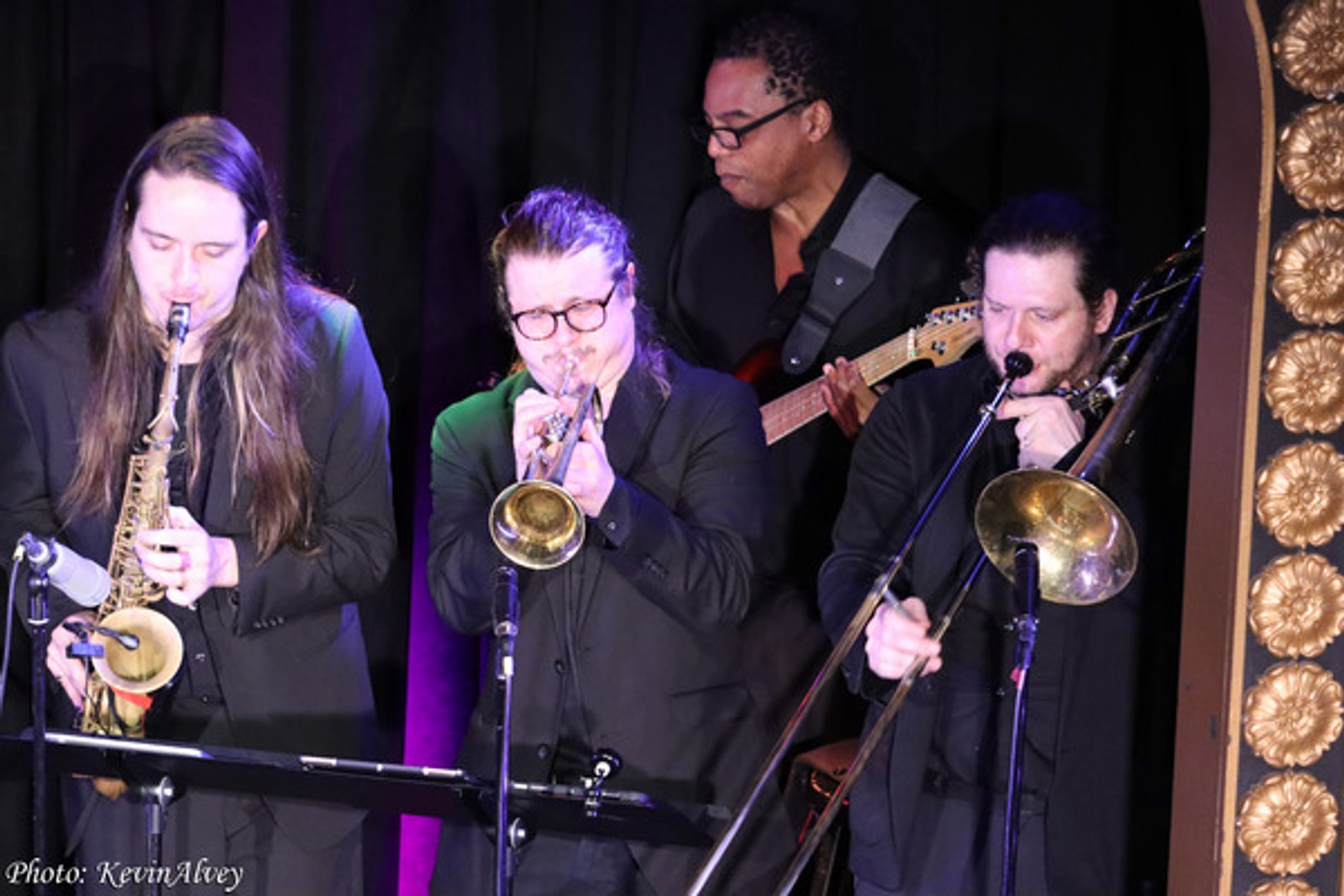 Photos: Jonathan Arons 'In The Horn Show' Triad Theater — photo 29 of 46