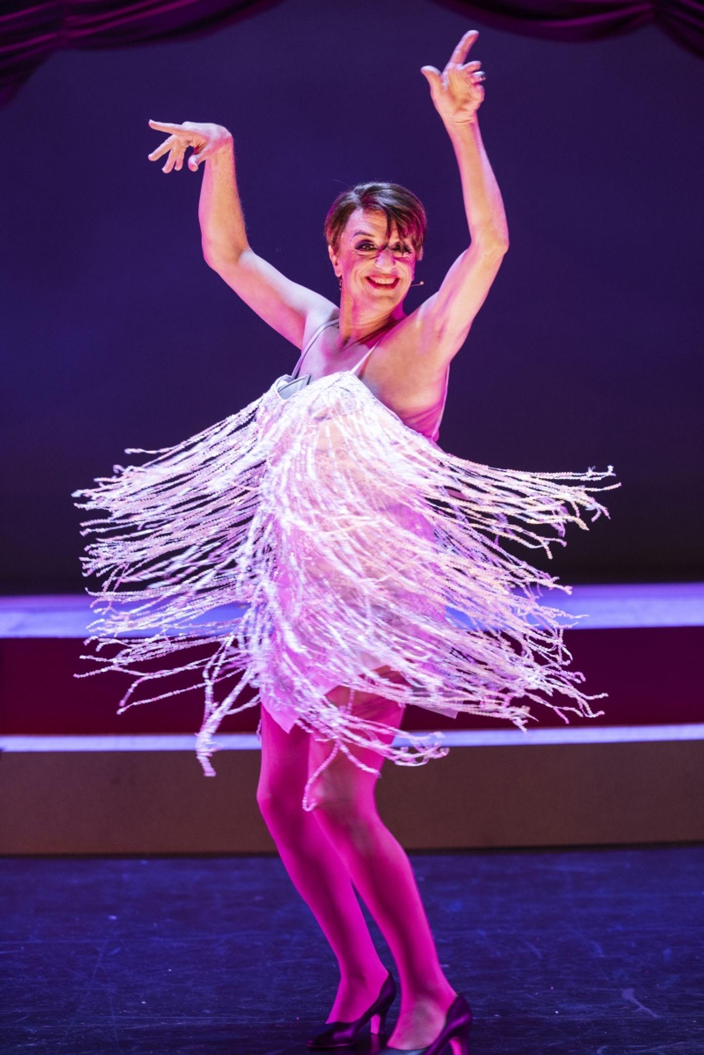REVIEW: Paul Capsis Is Hilarious As The High Camp Drag Queen of LA CAGE AUX FOLLES  Image