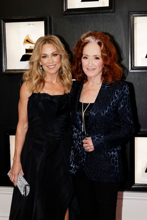 Sheryl Crow and Bonnie Raitt Photo