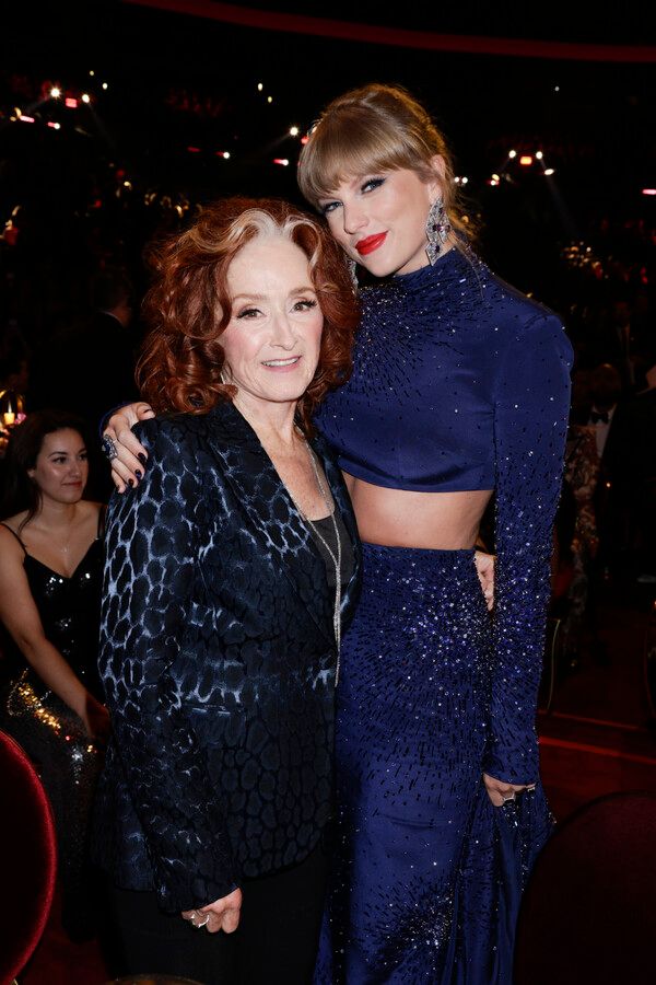 Bonnie Raitt and Taylor Swift Photo