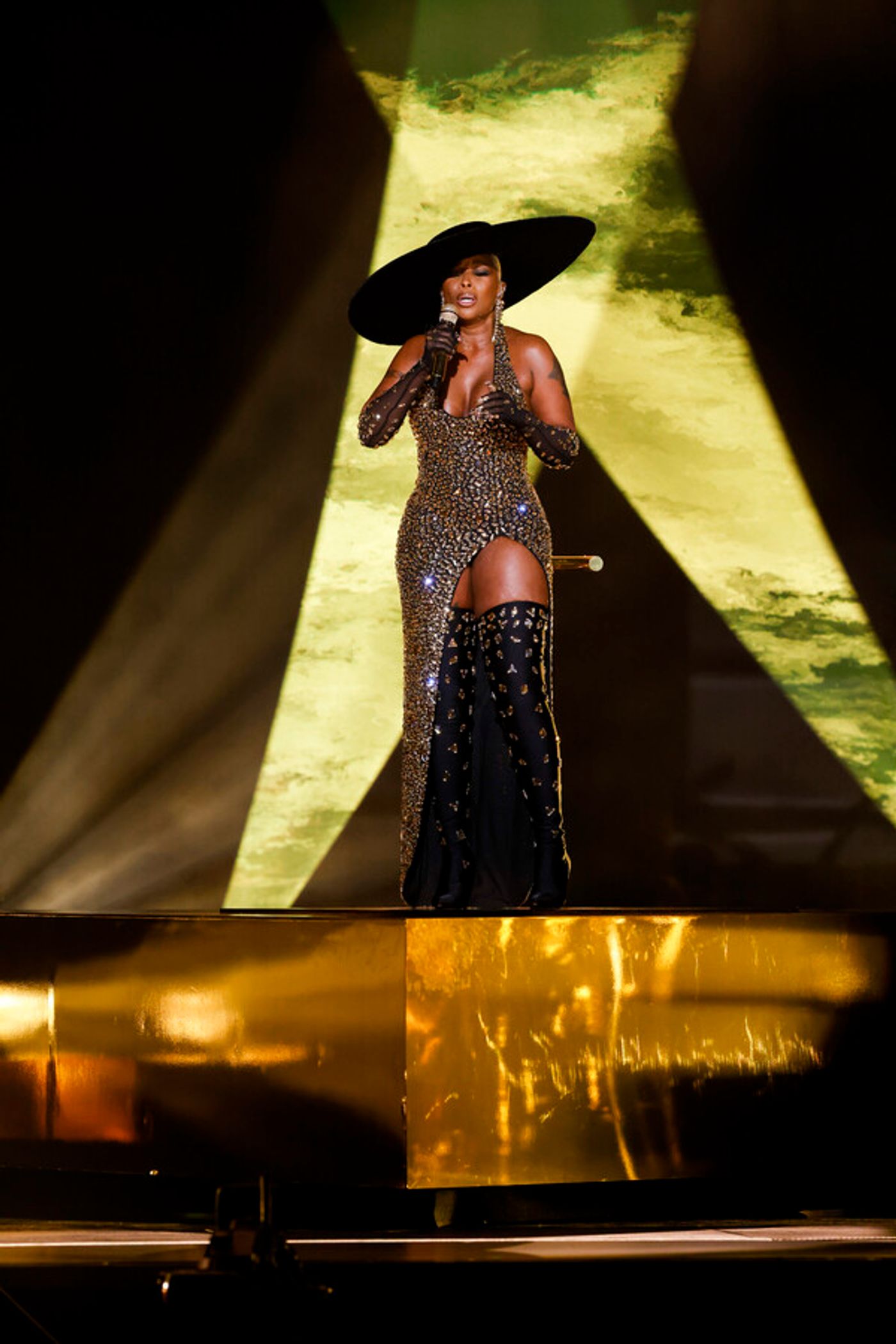 Photos: Inside the 65th GRAMMY Awards With Adele, Beyoncé, Taylor Swift & More  Image