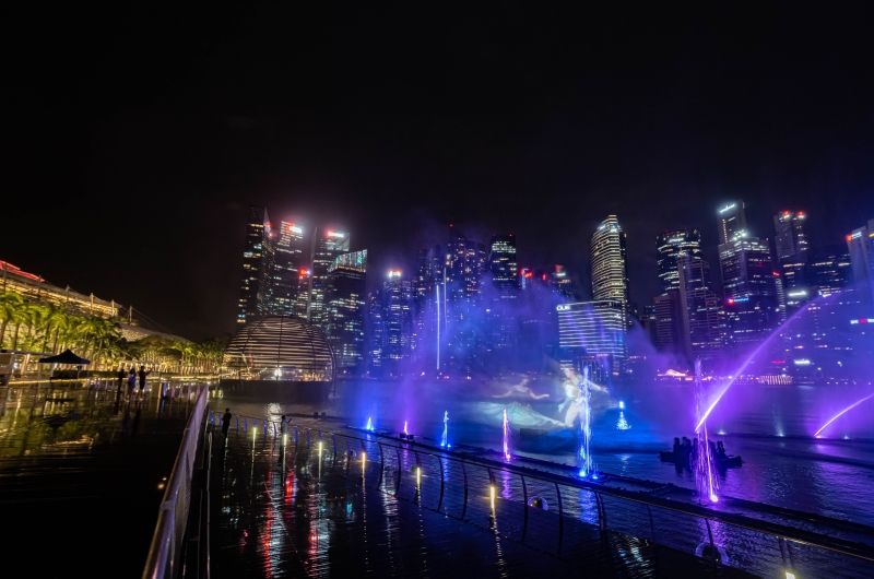 Photos: FROZEN Lights Up Singapore!  Image