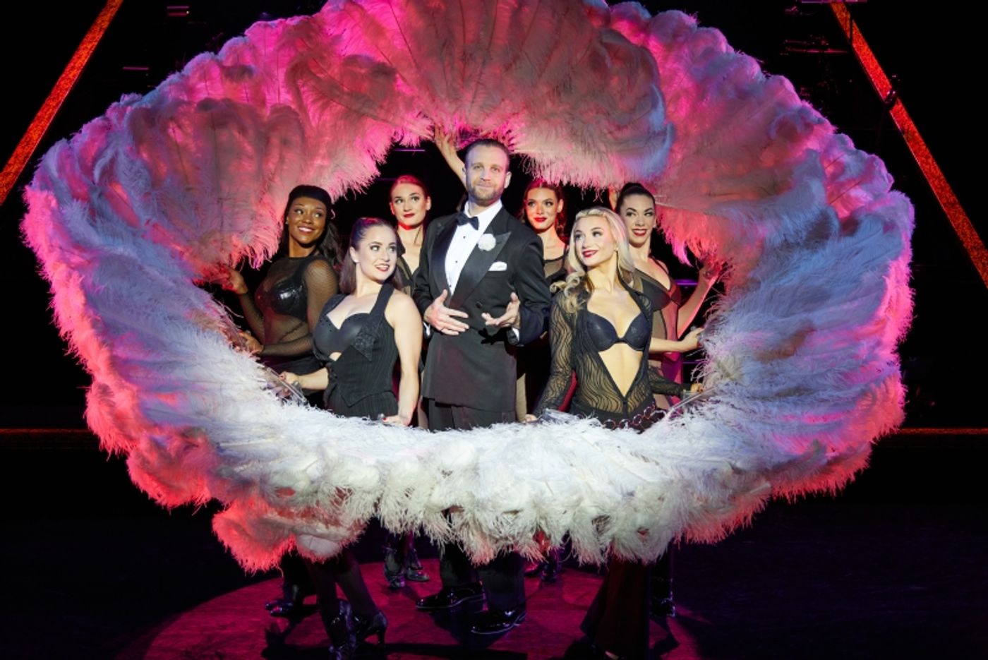 Review: CHICAGO is Celebrating Its 25th Anniversary at Theatre Under the Stars with New, Rousing Energy  Image