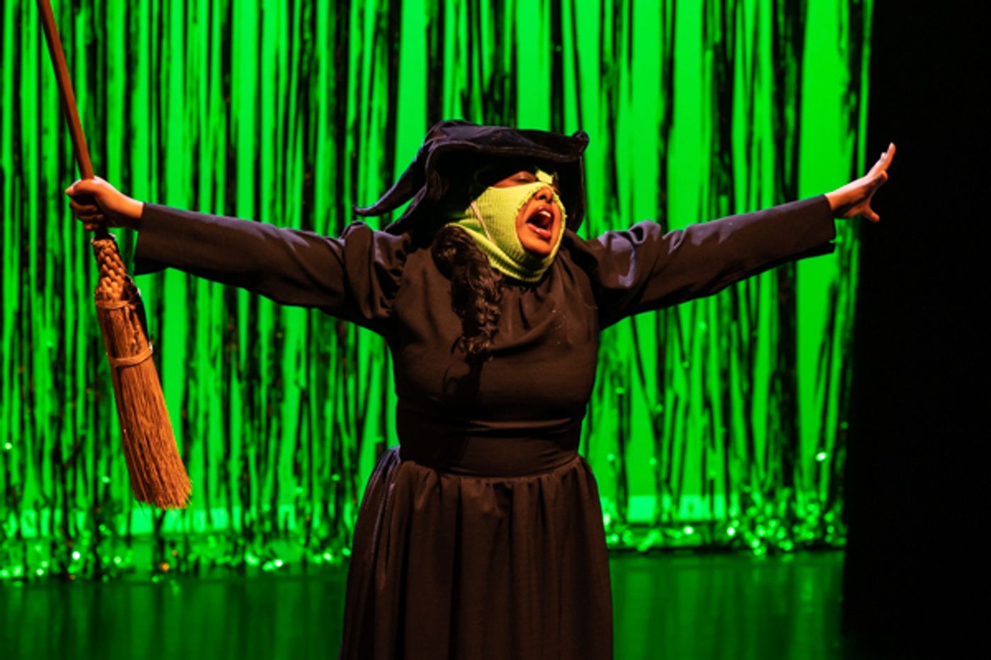 Photos: First look at Evolution Theatre Company's FORBIDDEN BROADWAY Photos: First look at Evolution Theatre Company's FORBIDDEN BROADWAY Image