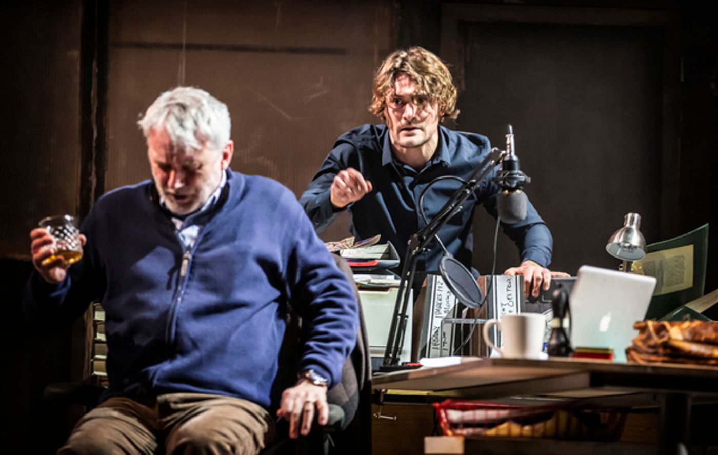 Photos: First Look at the UK Tour of WHEN DARKNESS FALLS  Image