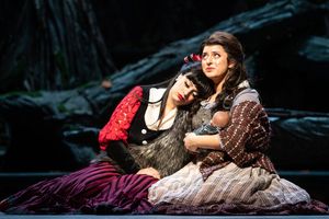Lucy Panush and Hannah Fernandes @ BroadwayWorld Lucy Panush and Hannah Fernandes Photo