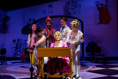 Hanako Walrath, Laura Welsh Berg, Nick Steen, and Vilma Silva, Joe Wegner, and Ángel Photo