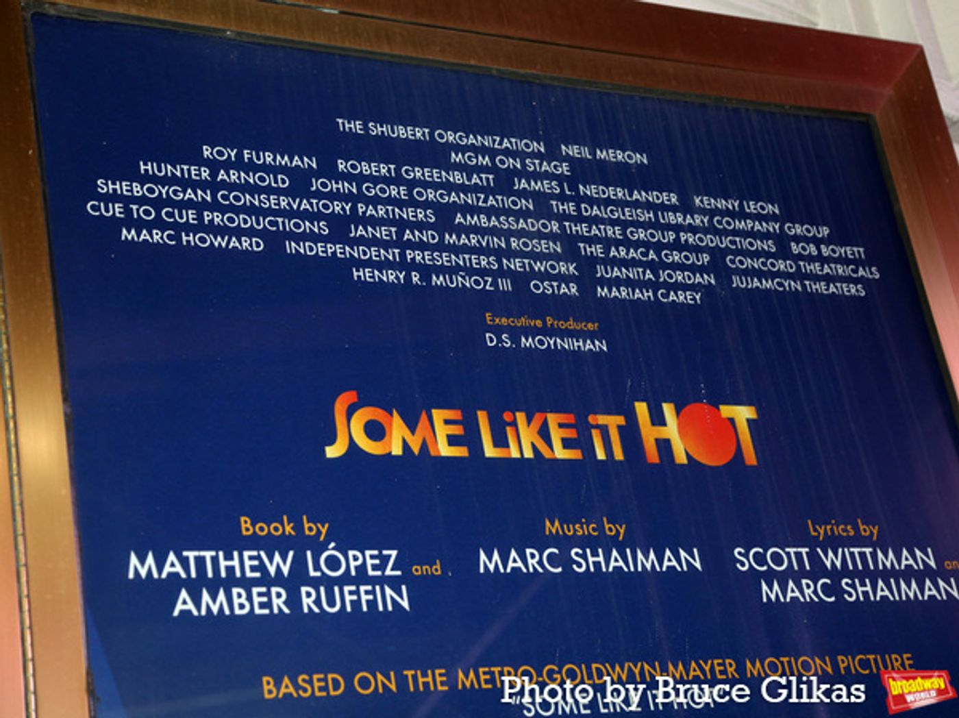 Photos: Mariah Carey Surprises the Cast On Stage at SOME LIKE IT HOT  Image