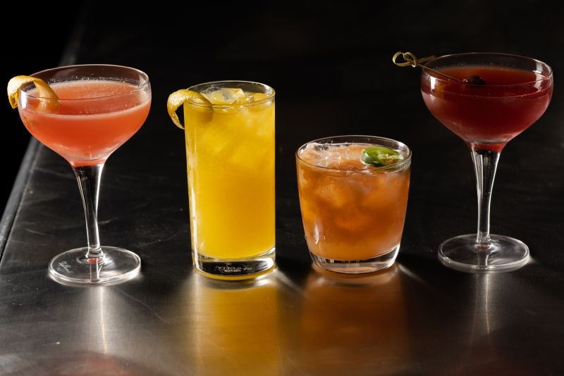 Review: MERMAID OYSTER BAR MIDTOWN for Impressive Meals and Spirited Happy Hours Image