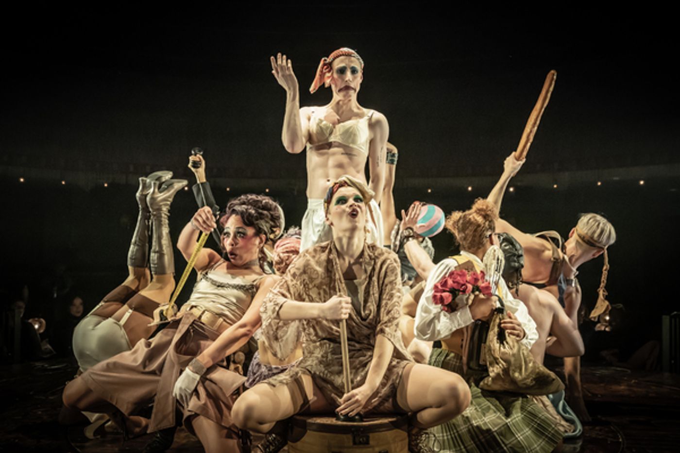 Photos: All New Photos of Aimee Lou Wood, John McCrea, and More in CABARET  Image