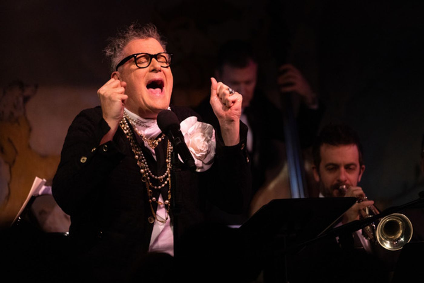 Review: Isaac Mizrahi Confidently Conquers Café Carlyle Once More In THE MARVELOUS MR. MIZRAHI Review: Isaac Mizrahi Confidently Conquers Café Carlyle Once More In THE MARVELOUS MR. MIZRAHI Image