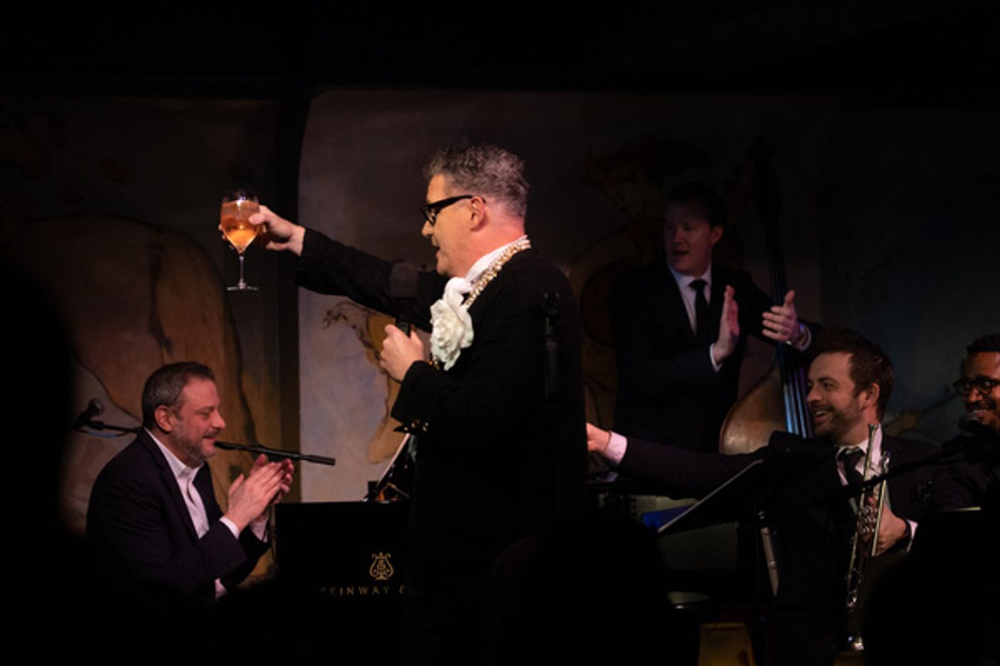 Review: Isaac Mizrahi Confidently Conquers Café Carlyle Once More In THE MARVELOUS MR. MIZRAHI Review: Isaac Mizrahi Confidently Conquers Café Carlyle Once More In THE MARVELOUS MR. MIZRAHI Image