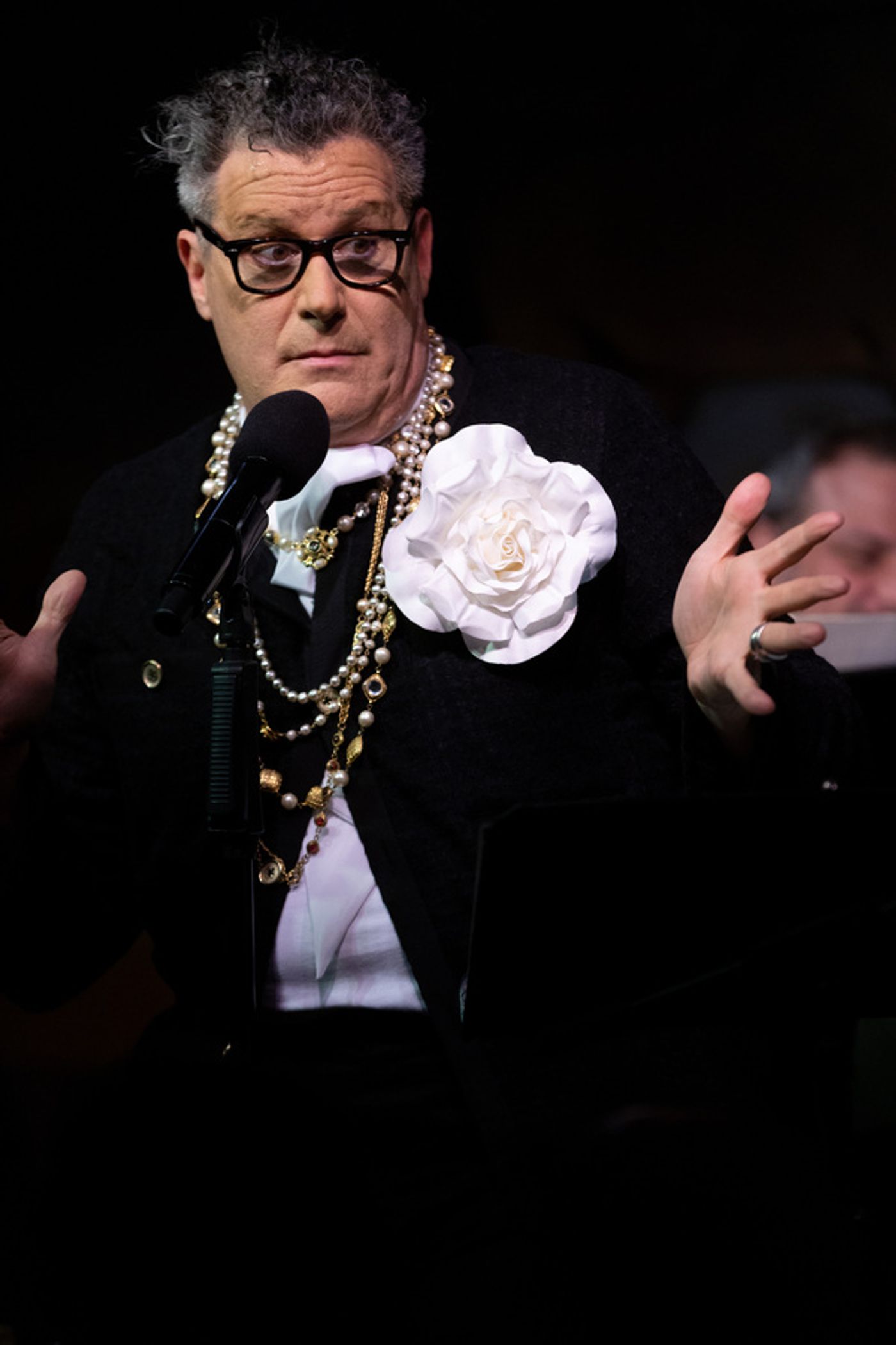 Review: Isaac Mizrahi Confidently Conquers Café Carlyle Once More In THE MARVELOUS MR. MIZRAHI Review: Isaac Mizrahi Confidently Conquers Café Carlyle Once More In THE MARVELOUS MR. MIZRAHI Image