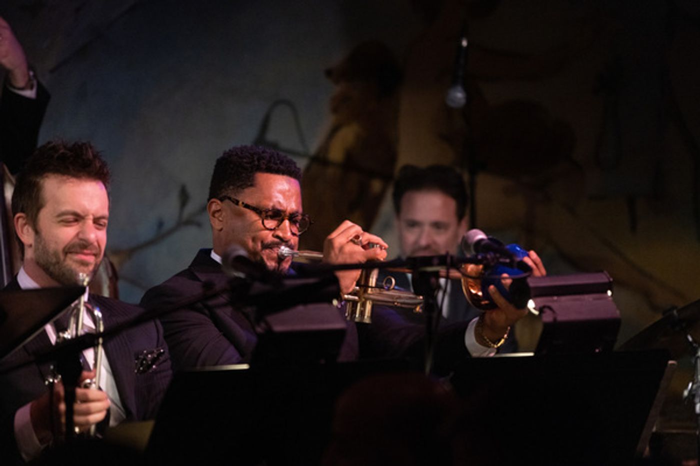 Review: Isaac Mizrahi Confidently Conquers Café Carlyle Once More In THE MARVELOUS MR. MIZRAHI Review: Isaac Mizrahi Confidently Conquers Café Carlyle Once More In THE MARVELOUS MR. MIZRAHI Image