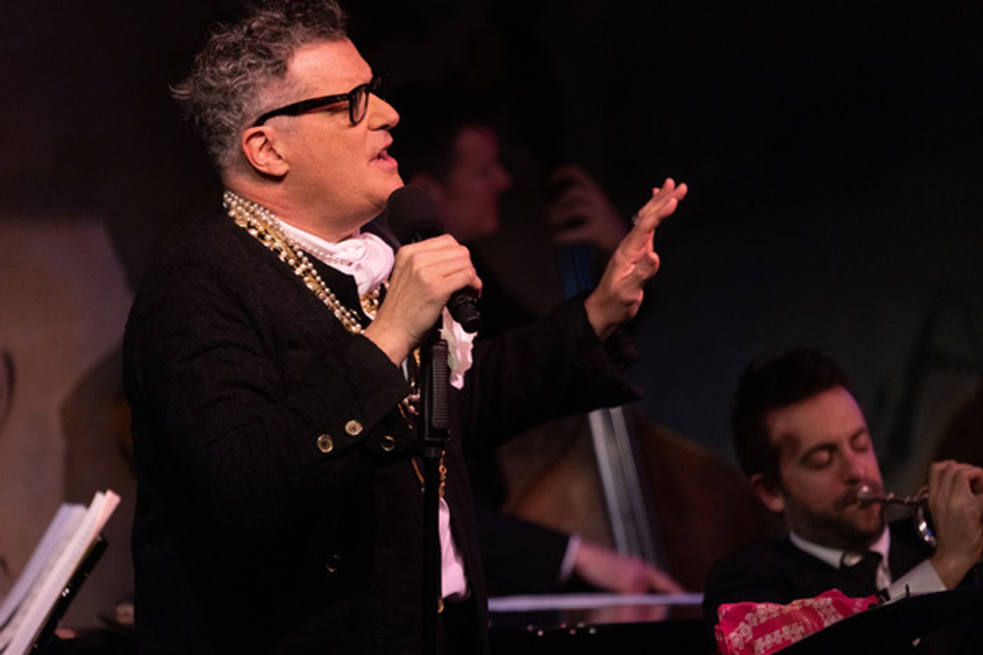 Review: Isaac Mizrahi Confidently Conquers Café Carlyle Once More In THE MARVELOUS MR. MIZRAHI Review: Isaac Mizrahi Confidently Conquers Café Carlyle Once More In THE MARVELOUS MR. MIZRAHI Image