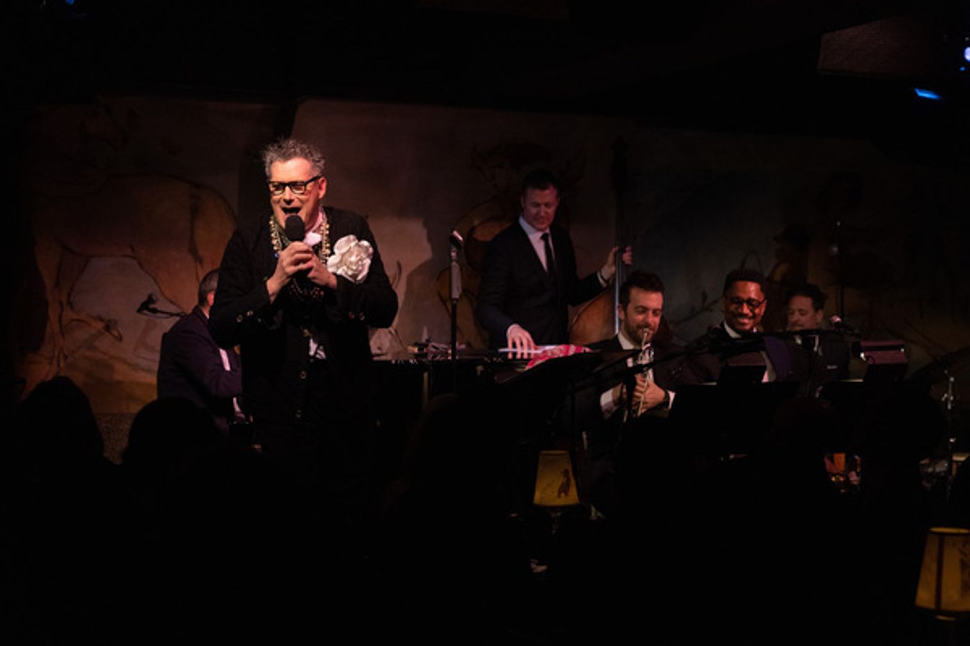 Review: Isaac Mizrahi Confidently Conquers Café Carlyle Once More In THE MARVELOUS MR. MIZRAHI Review: Isaac Mizrahi Confidently Conquers Café Carlyle Once More In THE MARVELOUS MR. MIZRAHI Image