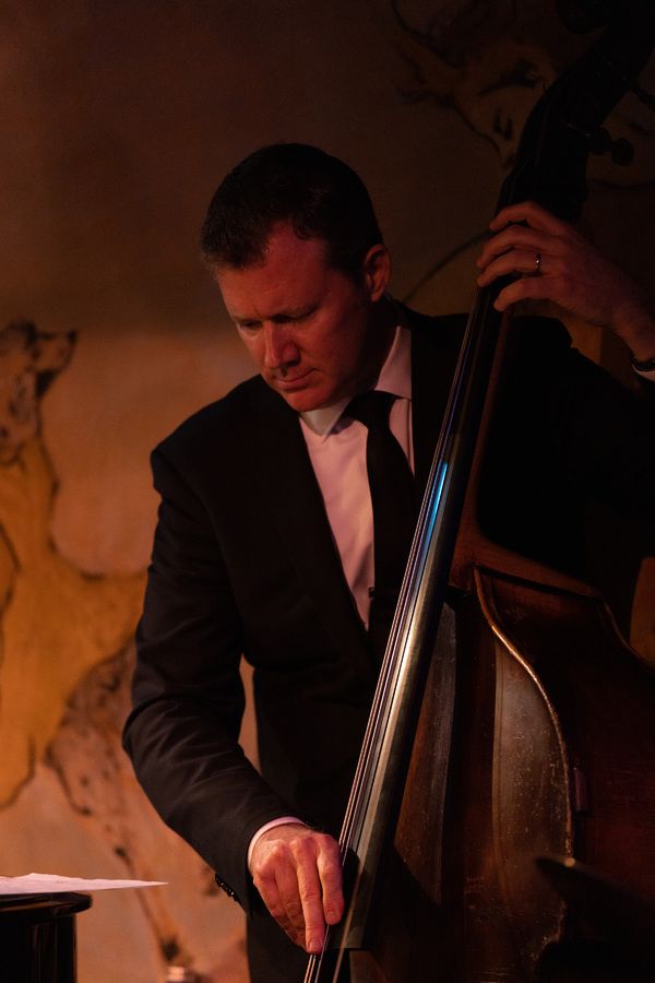 Review: Isaac Mizrahi Confidently Conquers Café Carlyle Once More In THE MARVELOUS MR. MIZRAHI Review: Isaac Mizrahi Confidently Conquers Café Carlyle Once More In THE MARVELOUS MR. MIZRAHI Image