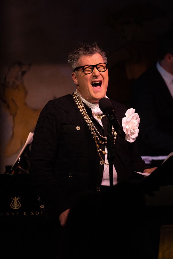 Review: Isaac Mizrahi Confidently Conquers Café Carlyle Once More In THE MARVELOUS MR. MIZRAHI Review: Isaac Mizrahi Confidently Conquers Café Carlyle Once More In THE MARVELOUS MR. MIZRAHI Image
