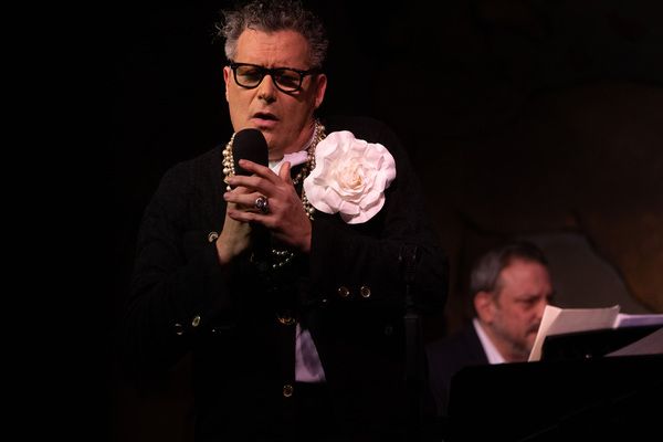 Review: Isaac Mizrahi Confidently Conquers Café Carlyle Once More In THE MARVELOUS MR. MIZRAHI Review: Isaac Mizrahi Confidently Conquers Café Carlyle Once More In THE MARVELOUS MR. MIZRAHI Image