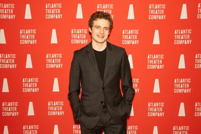 Ben Rosenfield (John)
 Photo