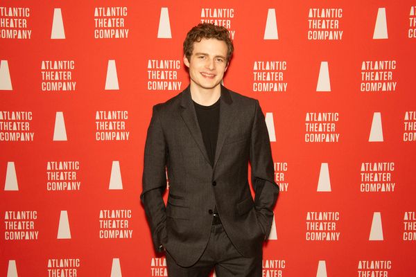 Ben Rosenfield (John)
 Photo