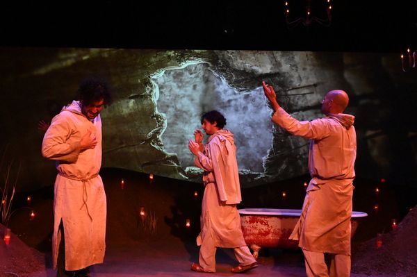Photos: First Look At THE TRAVELERS At The Magic Theatre — photo 6 of 13