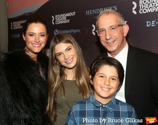 Photos: Stars Arrive on the Red Carpet at Opening Night of THE WANDERERS — photo 30 of 42