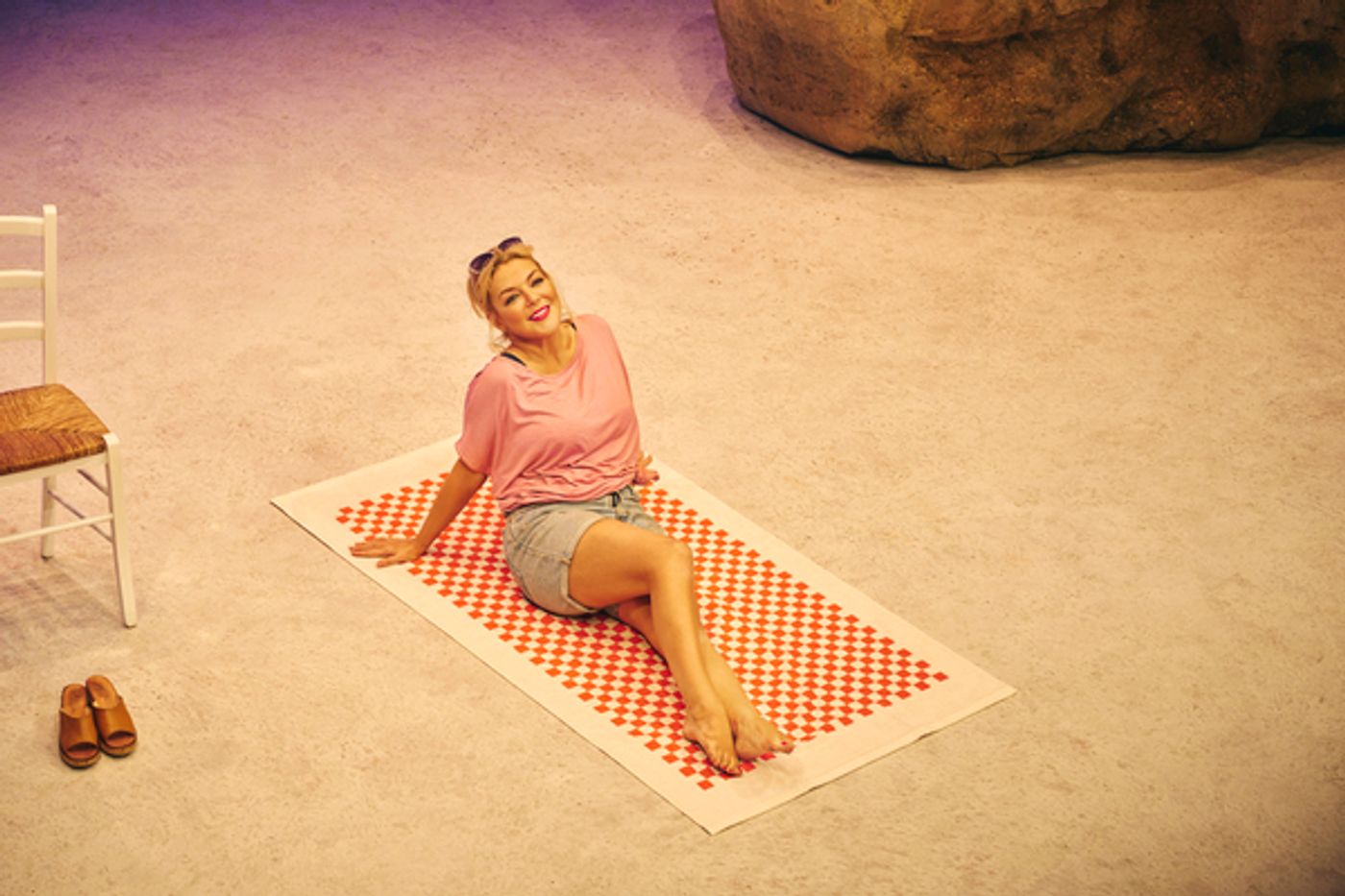 Photos: First Look at Sheridan Smith in SHIRLEY VALENTINE at the Duke of York's Theatre  Image