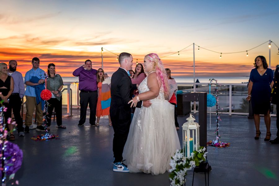 Photos: Mama June Shannon & Justin Stroud Tie the Knot Ahead of MAMA JUNE: FAMILY CRISIS Premiere  Image