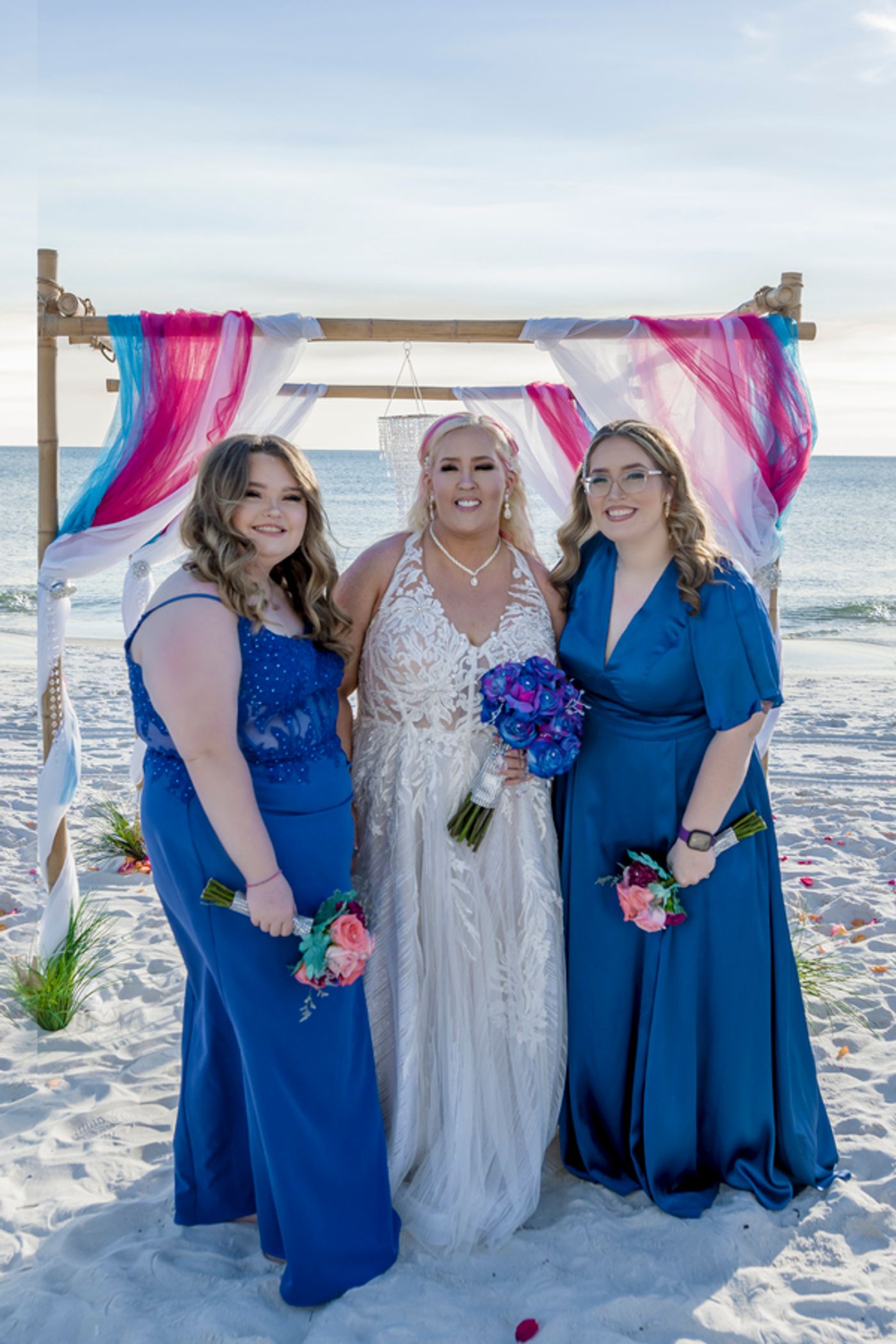 Photos: Mama June Shannon & Justin Stroud Tie the Knot Ahead of MAMA JUNE: FAMILY CRISIS Premiere Photos: Mama June Shannon & Justin Stroud Tie the Knot Ahead of MAMA JUNE: FAMILY CRISIS Premiere Image