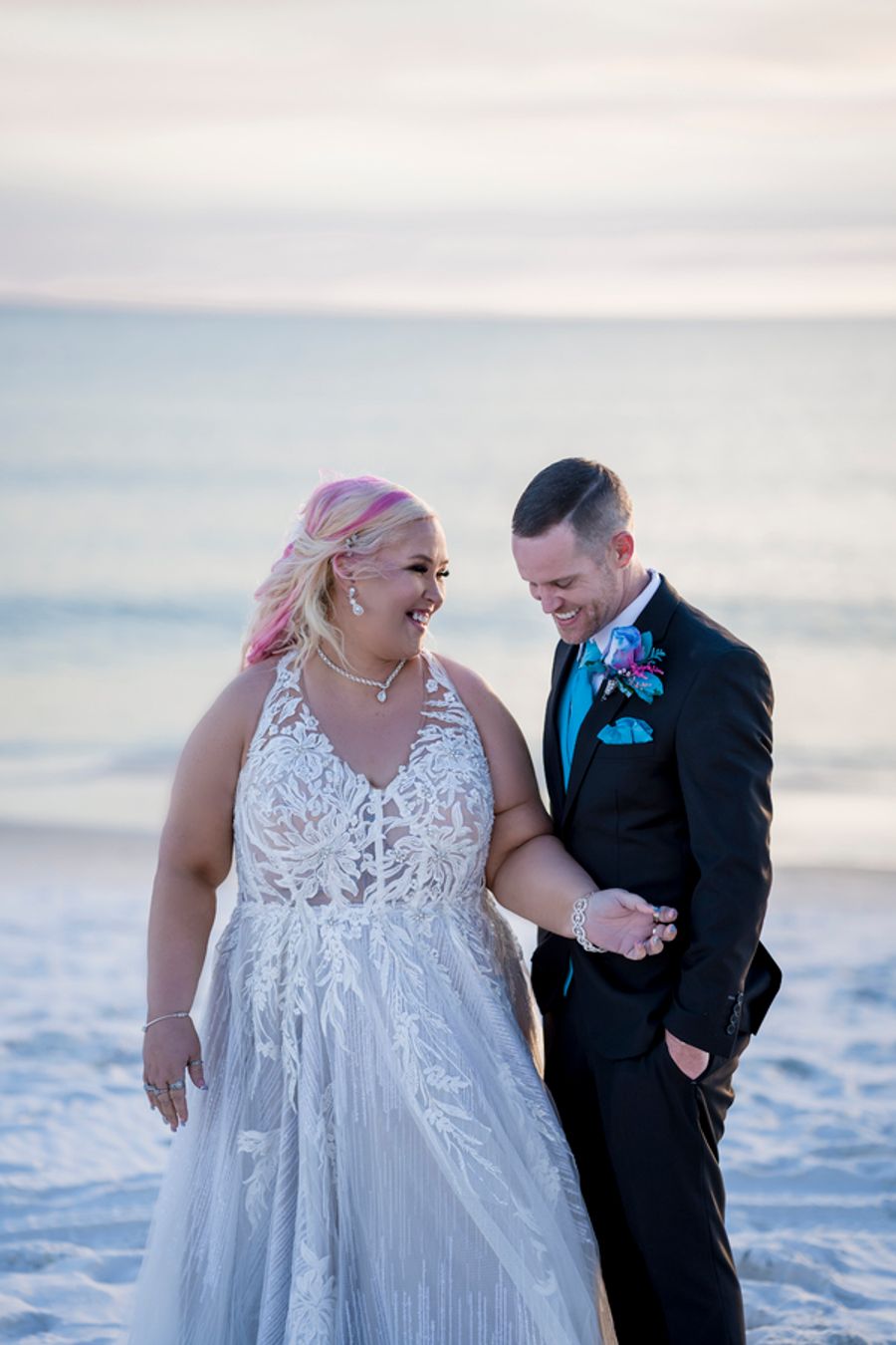 Photos: Mama June Shannon & Justin Stroud Tie the Knot Ahead of MAMA JUNE: FAMILY CRISIS Premiere  Image