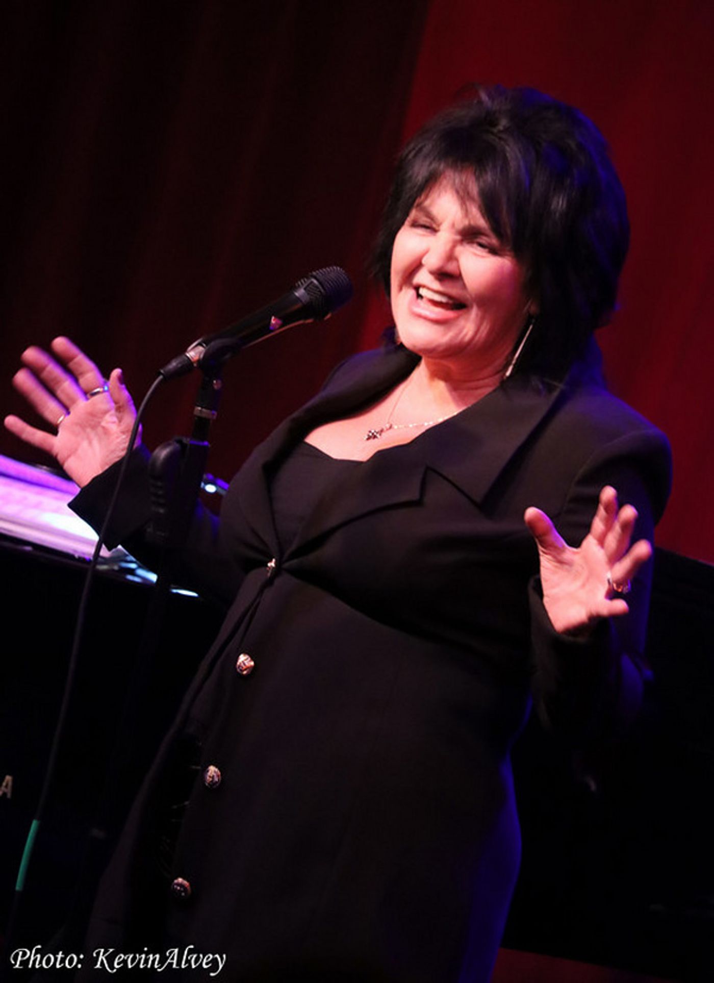 Photos: Lina Koutrakos Packs Birdland With ONE NIGHT ONLY  Image