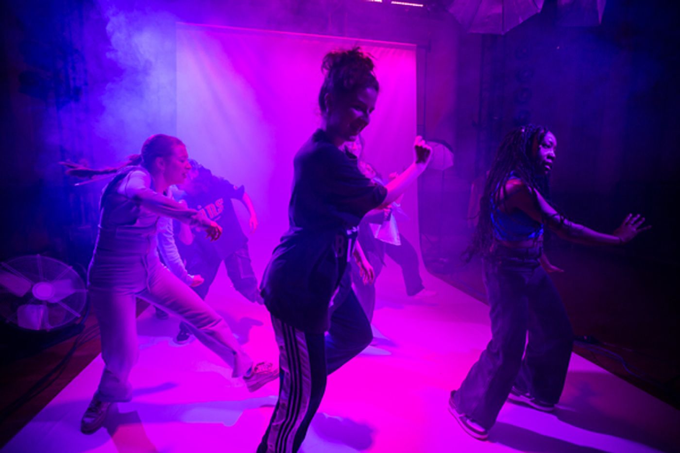 Photos: First Look at Charlie Josephine's FLIES at Shoreditch Town Hall Photos: First Look at Charlie Josephine's FLIES at Shoreditch Town Hall Image