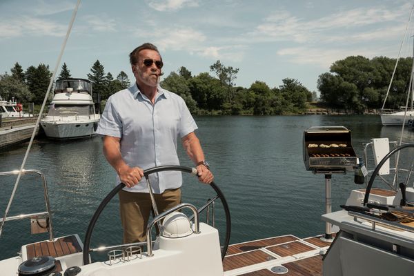 Arnold Schwarzenegger as Luke Brunner Photo